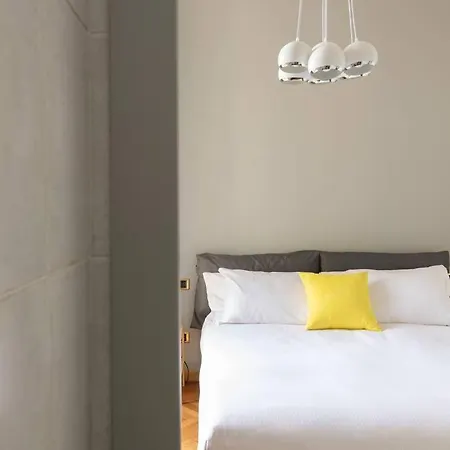 Urban Oasis Home, 6 Guests, Great Location Apartment