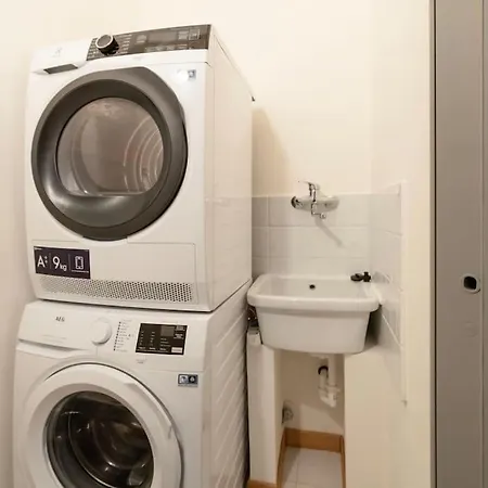 Urban Oasis Home, 6 Guests, Great Location Milan