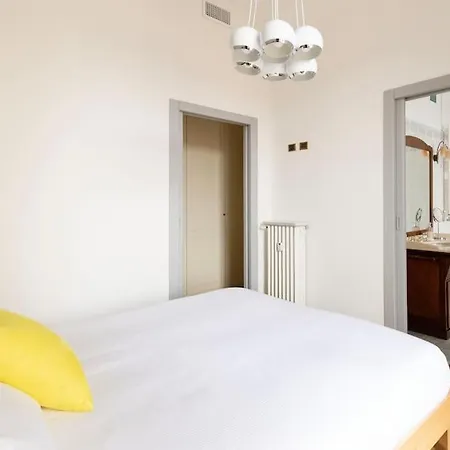 Urban Oasis Home, 6 Guests, Great Location Apartment