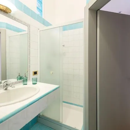 Urban Oasis Home, 6 Guests, Great Location * Milán